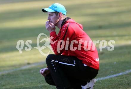 Fussball Kaerntner Liga. ATUS Ferlach gegen Maria Saal. Trainer Mario Verdel (Ferlach). Ferlach, am 19.3.2016.
Foto: Kuess
---
pressefotos, pressefotografie, kuess, qs, qspictures, sport, bild, bilder, bilddatenbank