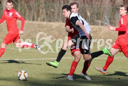 Fussball Kaerntner Liga. ATUS Ferlach gegen Maria Saal. Alexander Krainer,  (Ferlach), Naim Bejaoui (Maria Saal). Ferlach, am 19.3.2016.
Foto: Kuess
---
pressefotos, pressefotografie, kuess, qs, qspictures, sport, bild, bilder, bilddatenbank