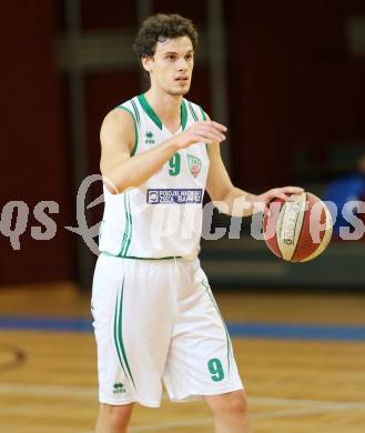 Basketball 2. Bundesliga 2015/16 VF Spiel 1. KOS Celovec gegen Radenthein Garnets. Nenad Kalamanda (KOS Celovec). Klagenfurt, 19.3.2016.
Foto: Kuess
---
pressefotos, pressefotografie, kuess, qs, qspictures, sport, bild, bilder, bilddatenbank