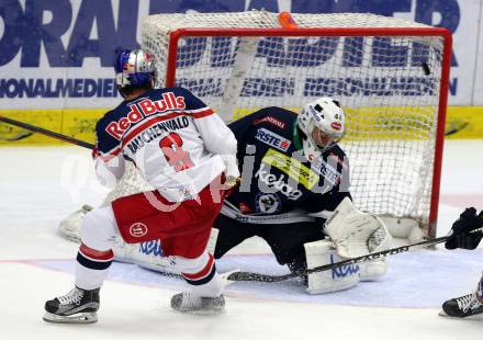 EBEL. Eishockey Bundesliga. EC VSV gegen EC Red Bull Salzburg. Jean Philippe Lamoureux, (VSV), Alexander Rauchenwald  (Salzburg). Villach, am 20.3.2016.
Foto: Kuess 


---
pressefotos, pressefotografie, kuess, qs, qspictures, sport, bild, bilder, bilddatenbank