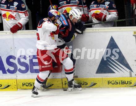 EBEL. Eishockey Bundesliga. EC VSV gegen EC Red Bull Salzburg. Dustin Johner, (VSV),  Florian Baltram (Salzburg). Villach, am 24.3.2016.
Foto: Kuess 


---
pressefotos, pressefotografie, kuess, qs, qspictures, sport, bild, bilder, bilddatenbank