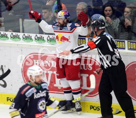 EBEL. Eishockey Bundesliga. EC VSV gegen EC Red Bull Salzburg. Torjubel Ben Walter (Salzburg). Villach, am 24.3.2016.
Foto: Kuess 


---
pressefotos, pressefotografie, kuess, qs, qspictures, sport, bild, bilder, bilddatenbank