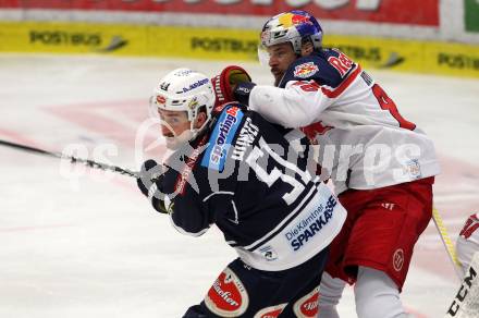 EBEL. Eishockey Bundesliga. EC VSV gegen EC Red Bull Salzburg. Eric Hunter,  (VSV), Zdenek Kutlak (Salzburg). Villach, am 24.3.2016.
Foto: Kuess 


---
pressefotos, pressefotografie, kuess, qs, qspictures, sport, bild, bilder, bilddatenbank