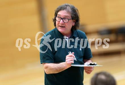 Basketball 2. Bundesliga 2015/16 Playoff Viertelfinale 1.Spiel. Villach Raiders gegen Mistelbach Mustangs. Trainer Miran Cilensek (Villach). Villach, 20.3.2016.
Foto: Kuess
---
pressefotos, pressefotografie, kuess, qs, qspictures, sport, bild, bilder, bilddatenbank