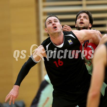 Basketball 2. Bundesliga 2015/16 Playoff Viertelfinale 1.Spiel. Villach Raiders gegen Mistelbach Mustangs. Marko Kolaric,  (Villach), Edivard Ovcak (Mistelbach). Villach, 20.3.2016.
Foto: Kuess
---
pressefotos, pressefotografie, kuess, qs, qspictures, sport, bild, bilder, bilddatenbank