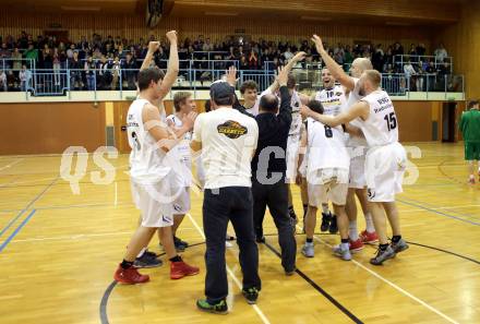 Basketball 2. Bundesliga. Viertelfinale. WSG Radenthein Garnets gegen KOS Celovec. Jubel Radenthein. Radenthein, am 26.3.2016.
Foto: Kuess
---
pressefotos, pressefotografie, kuess, qs, qspictures, sport, bild, bilder, bilddatenbank