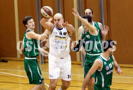 Basketball 2. Bundesliga. Viertelfinale. WSG Radenthein Garnets gegen KOS Celovec. Vjeran Soldo (Radenthein), Andi Smrtnik, Nenad Kalamanda (KOS). Radenthein, am 26.3.2016.
Foto: Kuess
---
pressefotos, pressefotografie, kuess, qs, qspictures, sport, bild, bilder, bilddatenbank