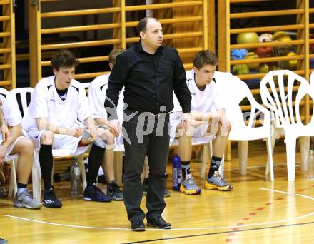 Basketball 2. Bundesliga. Viertelfinale. WSG Radenthein Garnets gegen KOS Celovec. Trainer Goran Jovanovic (Radenthein). Radenthein, am 26.3.2016.
Foto: Kuess
---
pressefotos, pressefotografie, kuess, qs, qspictures, sport, bild, bilder, bilddatenbank