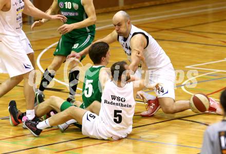 Basketball 2. Bundesliga. Viertelfinale. WSG Radenthein Garnets gegen KOS Celovec. Patrick Biedermann, Vjeran Soldo (Radenthein),  Andi Smrtnik  (KOS). Radenthein, am 26.3.2016.
Foto: Kuess
---
pressefotos, pressefotografie, kuess, qs, qspictures, sport, bild, bilder, bilddatenbank