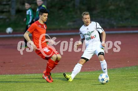 Fussball Kaerntner Liga. Voelkermarkt gegen ATUS Ferlach. Alexander Lessnigg, (Voelkermarkt),  Lukas Jaklitsch (Ferlach). Voelkermarkt, am 1.4.2016.
Foto: Kuess
---
pressefotos, pressefotografie, kuess, qs, qspictures, sport, bild, bilder, bilddatenbank