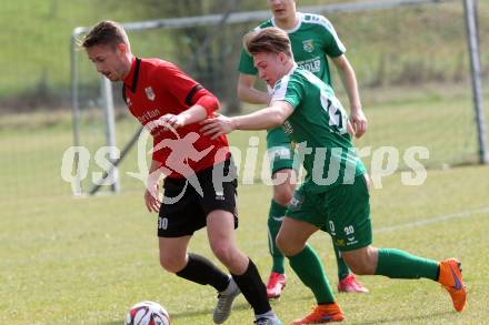 Fussball. Kaernter Liga. Maria Saal gegen Lienz . Christof Reichmann (Maria Saal),  Florian Neumeister (Lienz). Maria Saal, 2.4.2016. 
Foto: Kuess
---
pressefotos, pressefotografie, kuess, qs, qspictures, sport, bild, bilder, bilddatenbank