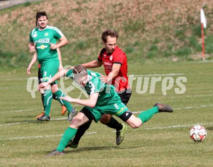 Fussball. Kaernter Liga. Maria Saal gegen Lienz . Bernhard Walzl (Maria Saal),  Mario Kleinlercher (Lienz). Maria Saal, 2.4.2016. 
Foto: Kuess
---
pressefotos, pressefotografie, kuess, qs, qspictures, sport, bild, bilder, bilddatenbank