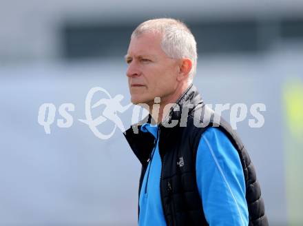 Fussball. Unterliga Ost. Austria Klagenfurt Amateure gegen Sele Zell. Trainer 	Walter Jedlautschnig (Austria Klagenfurt Amateure). Klagenfurt, 3. 4. 2016.
Foto: Kuess
---
pressefotos, pressefotografie, kuess, qs, qspictures, sport, bild, bilder, bilddatenbank