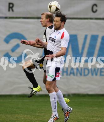 Fussball Kaerntner Liga. SAK gegen Bleiburg.  Michael Kirisits, (SAK),  Dejan Verdel (Bleiburg). Welzenegg, am 8.4.2016.
Foto: Kuess
---
pressefotos, pressefotografie, kuess, qs, qspictures, sport, bild, bilder, bilddatenbank