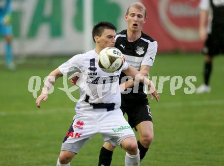 Fussball Kaerntner Liga. SAK gegen Bleiburg. Tadej Zagar Knez, (SAK),  Dejan Verdel (Bleiburg). Welzenegg, am 8.4.2016.
Foto: Kuess
---
pressefotos, pressefotografie, kuess, qs, qspictures, sport, bild, bilder, bilddatenbank