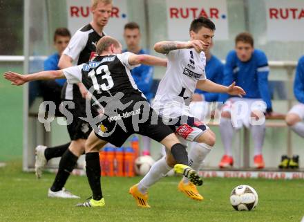 Fussball Kaerntner Liga. SAK gegen Bleiburg. Tadej Zagar Knez, (SAK),  Dejan Verdel (Bleiburg). Welzenegg, am 8.4.2016.
Foto: Kuess
---
pressefotos, pressefotografie, kuess, qs, qspictures, sport, bild, bilder, bilddatenbank