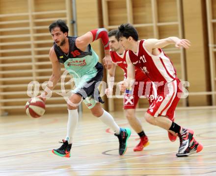 Basketball 2. Bundesliga 2015/16 Playoff Halbfinale 2.Spiel. Villach Raiders gegen St. Poelten Dragons. Marko Kolaric (Villach),  Michael Diesner (St. Poelten). Villach, 9.4.2016.
Foto: Kuess
---
pressefotos, pressefotografie, kuess, qs, qspictures, sport, bild, bilder, bilddatenbank