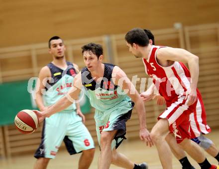 Basketball 2. Bundesliga 2015/16 Playoff Halbfinale 2.Spiel. Villach Raiders gegen St. Poelten Dragons. Simon Finzgar (Villach), Christoph Boeck (St. Poelten). Villach, 9.4.2016.
Foto: Kuess
---
pressefotos, pressefotografie, kuess, qs, qspictures, sport, bild, bilder, bilddatenbank