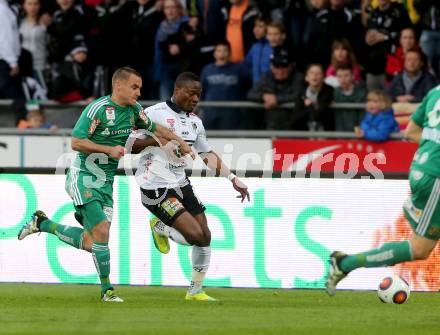 Fussball tipico Bundesliga. RZ Pellets WAC gegen SK Rapid Wien. Issiaka Ouedraogo,  (WAC), Steffen Hofmann (Wien). Lavanttal Arena Wolfsberg, am 9.4.2016.
Foto: Kuess
---
pressefotos, pressefotografie, kuess, qs, qspictures, sport, bild, bilder, bilddatenbank