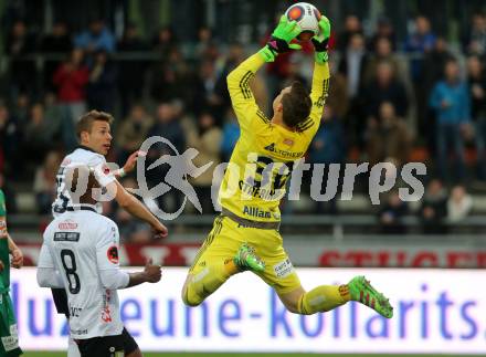 Fussball tipico Bundesliga. RZ Pellets WAC gegen SK Rapid Wien. Peter Tschernegg, (WAC), Richard Strebinger (Wien). Lavanttal Arena Wolfsberg, am 9.4.2016.
Foto: Kuess
---
pressefotos, pressefotografie, kuess, qs, qspictures, sport, bild, bilder, bilddatenbank