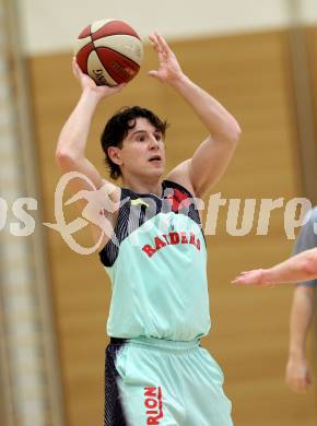 Basketball 2. Bundesliga 2015/16 Playoff Halbfinale 2.Spiel. Villach Raiders gegen St. Poelten Dragons. Andreas Kuttnig (Villach). Villach, 9.4.2016.
Foto: Kuess
---
pressefotos, pressefotografie, kuess, qs, qspictures, sport, bild, bilder, bilddatenbank