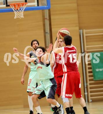 Basketball 2. Bundesliga 2015/16 Playoff Halbfinale 2.Spiel. Villach Raiders gegen St. Poelten Dragons. Andreas Kuttnig (Villach), Hannes Obermann (St. Poelten). Villach, 9.4.2016.
Foto: Kuess
---
pressefotos, pressefotografie, kuess, qs, qspictures, sport, bild, bilder, bilddatenbank