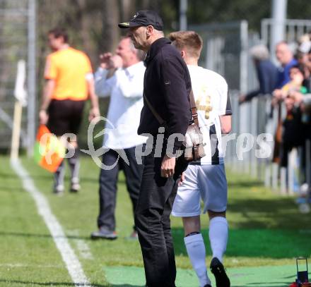 Fussball 1. KLasse C. ASK gegen Donau. Trainer Manfred Mertel (ASK). Klagenfurt, am 10.4.2016.
Foto: Kuess
---
pressefotos, pressefotografie, kuess, qs, qspictures, sport, bild, bilder, bilddatenbank