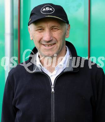 Fussball 1. KLasse C. ASK gegen Donau. Trainer Manfred Mertel (ASK). Klagenfurt, am 10.4.2016.
Foto: Kuess
---
pressefotos, pressefotografie, kuess, qs, qspictures, sport, bild, bilder, bilddatenbank