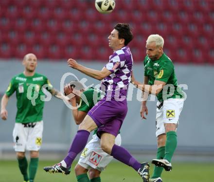 Fussball Sky Go Erste Liga. SK Austria Klagenfurt gegen Austria Lustenau.  Bernd Kager,  (Klagenfurt), Martin Kreuzriegler (Austria Lustenau). Klagenfurt, am 12.4.2016.
Foto: Kuess
---
pressefotos, pressefotografie, kuess, qs, qspictures, sport, bild, bilder, bilddatenbank