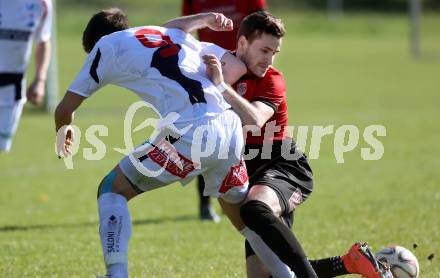 Fussball Kaerntner Liga. Maria Saal gegen SAK. Christoph Orasch, (Maria Saal), Philipp Diex  (SAK). Maria Saal, am 16.4.2016.
Foto: Kuess
---
pressefotos, pressefotografie, kuess, qs, qspictures, sport, bild, bilder, bilddatenbank