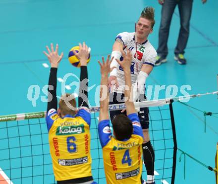 Volleyball AVL. Finale. SK Posojilnica  Aich/Dob gegen HYPO Tirol. Janis Peda (Tirol). Bleiburg, am 16.4.2016.
Foto: Kuess
---
pressefotos, pressefotografie, kuess, qs, qspictures, sport, bild, bilder, bilddatenbank