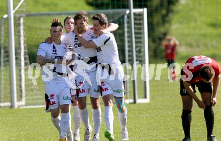 Fussball Kaerntner Liga. Maria Saal gegen SAK. Torjubel Michael Kirisits, Philipp Diex, Tadej Zagar Knez (SAK). Maria Saal, am 16.4.2016.
Foto: Kuess
---
pressefotos, pressefotografie, kuess, qs, qspictures, sport, bild, bilder, bilddatenbank