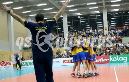 Volleyball AVL. Finale. SK Posojilnica  Aich/Dob gegen HYPO Tirol.  Jubel (Aich/Dob). Bleiburg, am 16.4.2016.
Foto: Kuess
---
pressefotos, pressefotografie, kuess, qs, qspictures, sport, bild, bilder, bilddatenbank