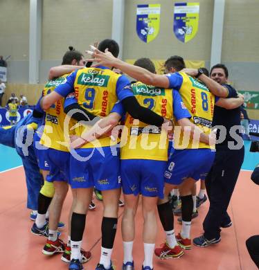 Volleyball AVL. Finale. SK Posojilnica  Aich/Dob gegen HYPO Tirol.  Jubel (Aich/Dob). Bleiburg, am 16.4.2016.
Foto: Kuess
---
pressefotos, pressefotografie, kuess, qs, qspictures, sport, bild, bilder, bilddatenbank