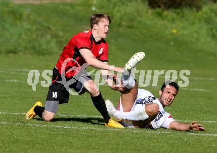 Fussball Kaerntner Liga. Maria Saal gegen SAK. Nikolai Michael Kremer,  (Maria Saal), Murat Veliu (SAK). Maria Saal, am 16.4.2016.
Foto: Kuess
---
pressefotos, pressefotografie, kuess, qs, qspictures, sport, bild, bilder, bilddatenbank