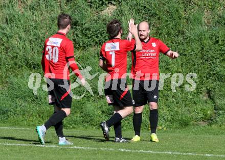 Fussball Kaerntner Liga. Maria Saal gegen SAK. Torjubel Daniel Barrazutti, Roland Krenn, Christof Reichmann (Maria Saal). Maria Saal, am 16.4.2016.
Foto: Kuess
---
pressefotos, pressefotografie, kuess, qs, qspictures, sport, bild, bilder, bilddatenbank