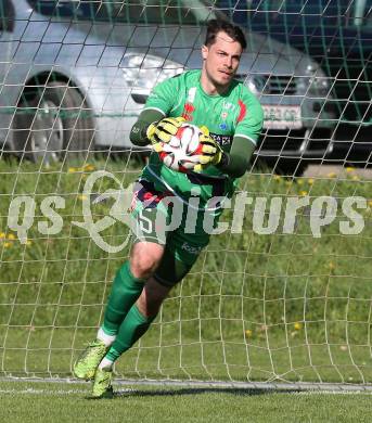 Fussball Kaerntner Liga. Maria Saal gegen SAK. Marcel Reichmann  (SAK). Maria Saal, am 16.4.2016.
Foto: Kuess
---
pressefotos, pressefotografie, kuess, qs, qspictures, sport, bild, bilder, bilddatenbank