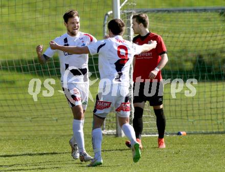 Fussball Kaerntner Liga. Maria Saal gegen SAK. Torjubel Michael Kirisits, Philipp Diex  (SAK). Maria Saal, am 16.4.2016.
Foto: Kuess
---
pressefotos, pressefotografie, kuess, qs, qspictures, sport, bild, bilder, bilddatenbank