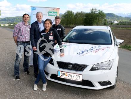 Triathlon. Kaernten Sport. Autouebergabe an Lisa Perterer. Lisa Perterer, Stefan Weitensfelder, Werner Pietsch (Kelag), Arno Arthofer. Klagenfurt, 19.4.2016.
Foto: Kuess
---
pressefotos, pressefotografie, kuess, qs, qspictures, sport, bild, bilder, bilddatenbank