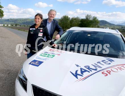 Triathlon. Kaernten Sport. Autouebergabe an Lisa Perterer. Lisa Perterer, Werner Pietsch (Kelag). Klagenfurt, 19.4.2016.
Foto: Kuess
---
pressefotos, pressefotografie, kuess, qs, qspictures, sport, bild, bilder, bilddatenbank