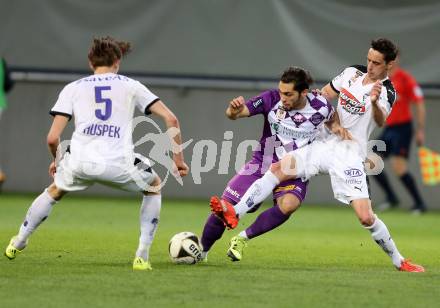 Fussball Sky Go Erste Liga. SK Austria KLagenfurt gegen Austria Salzburg.  Muhammed Calhanoglu, (Klagenfurt), Felix Huspek, Ernst Oebster  (Salzburg). KLagenfurt, am 22.4.2016. 
Foto: Kuess
---
pressefotos, pressefotografie, kuess, qs, qspictures, sport, bild, bilder, bilddatenbank