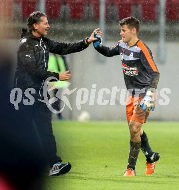 Fussball Sky Go Erste Liga. SK Austria KLagenfurt gegen Austria Salzburg.  Jubel Trainer Gerald Baumgartner, Hidajet Hankic (Salzburg). KLagenfurt, am 22.4.2016. 
Foto: Kuess
---
pressefotos, pressefotografie, kuess, qs, qspictures, sport, bild, bilder, bilddatenbank