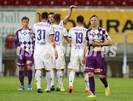 Fussball Sky Go Erste Liga. SK Austria KLagenfurt gegen Austria Salzburg.  Fabian MIesenboeck (Klagenfurt), Jubel (Salzburg). KLagenfurt, am 22.4.2016. 
Foto: Kuess
---
pressefotos, pressefotografie, kuess, qs, qspictures, sport, bild, bilder, bilddatenbank