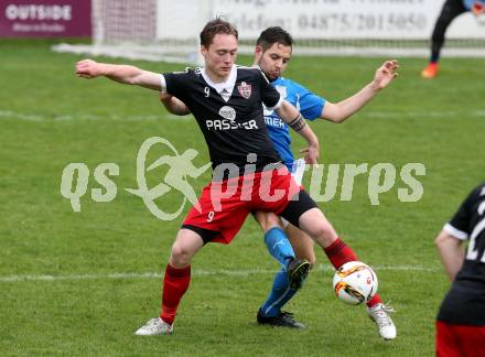 Fussball 2. KLasse A. Matrei 1b gegen SG Defreggental. Matthias Hanser, (Matrei), Daniel Kleinlercher  (Defreggental). Matrei, am 23.4.2016.
Foto: Kuess
---
pressefotos, pressefotografie, kuess, qs, qspictures, sport, bild, bilder, bilddatenbank