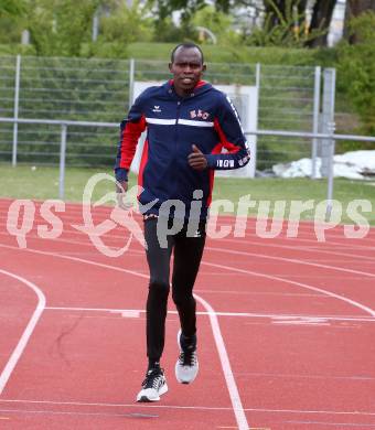 Leichtathletik. Edwin Kemboi. Klagenfurt, 26.4.2016.
Foto: Kuess
---
pressefotos, pressefotografie, kuess, qs, qspictures, sport, bild, bilder, bilddatenbank