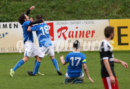 Fussball 2. KLasse A. Matrei 1b gegen SG Defreggental. Torjubel Simon Zeiner, Mathias Schneeberger, Matthias Hanser (Matrei). Matrei, am 23.4.2016.
Foto: Kuess
---
pressefotos, pressefotografie, kuess, qs, qspictures, sport, bild, bilder, bilddatenbank