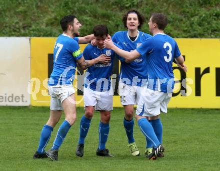 Fussball 2. KLasse A. Matrei 1b gegen SG Defreggental. Torjubel Simon Zeiner, Mathias Schneeberger, Matthias Hanser, Lukas Presslaber (Matrei). Matrei, am 23.4.2016.
Foto: Kuess
---
pressefotos, pressefotografie, kuess, qs, qspictures, sport, bild, bilder, bilddatenbank