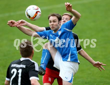 Fussball 2. KLasse A. Matrei 1b gegen SG Defreggental. Jakob Lukasser,  (Matrei),  Arno Veider (Defreggental). Matrei, am 23.4.2016.
Foto: Kuess
---
pressefotos, pressefotografie, kuess, qs, qspictures, sport, bild, bilder, bilddatenbank