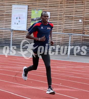 Leichtathletik. Edwin Kemboi. Klagenfurt, 26.4.2016.
Foto: Kuess
---
pressefotos, pressefotografie, kuess, qs, qspictures, sport, bild, bilder, bilddatenbank