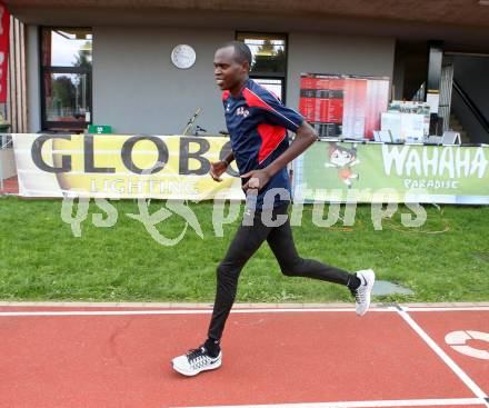 Leichtathletik. Edwin Kemboi. Klagenfurt, 26.4.2016.
Foto: Kuess
---
pressefotos, pressefotografie, kuess, qs, qspictures, sport, bild, bilder, bilddatenbank